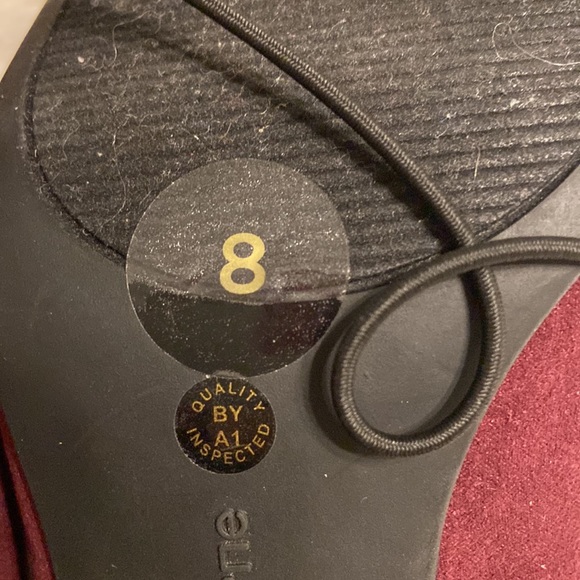 Liz Claiborne very unique women shoes suede and heel 2” size 8M - Picture 8 of 12